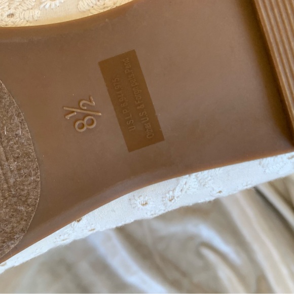 NWOT White embroidered flats - Picture 7 of 7